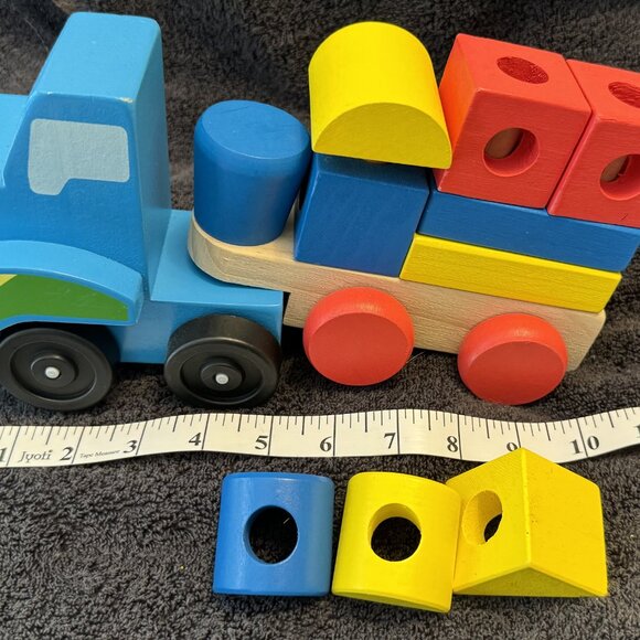 Melissa & Doug Mega Race-Car Carrier and blocks - fun and play! - Picture 4 of 11